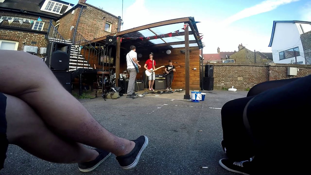 \\ The Wavetones - Intro (The XX Cover) || Live @ FunFest 2015 //
