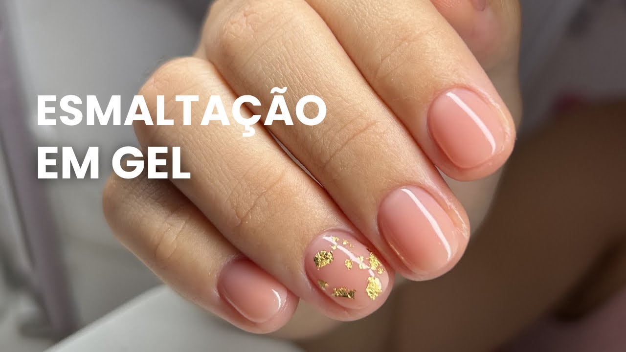 Esmaltação em gel com folhas de ouro (vem ver como eu faço aqui no meu salão) 