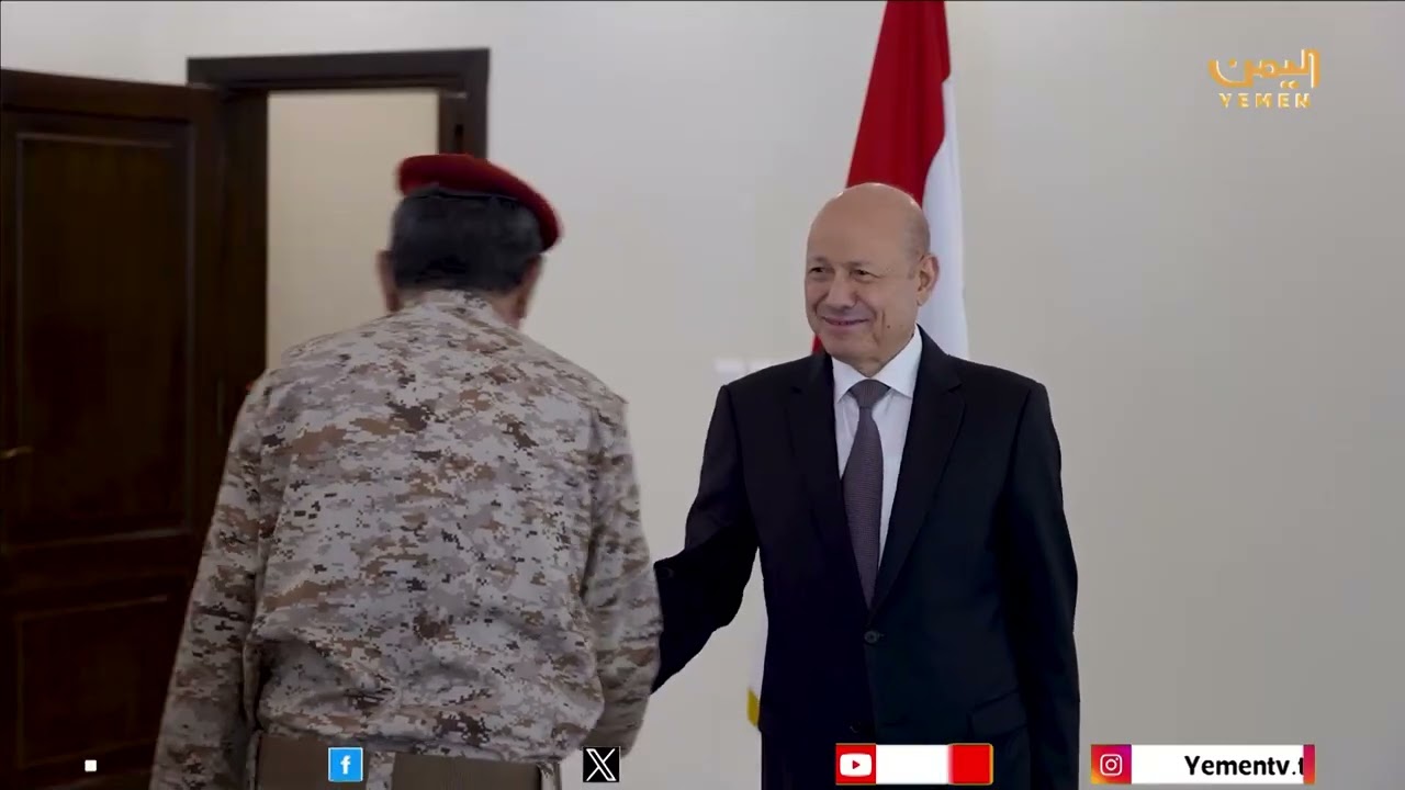 رئيس مجلس القيادة الرئاسي يستقبل في عدن جموع غفيرة من المهنئين بعيد الأضحى المبارك