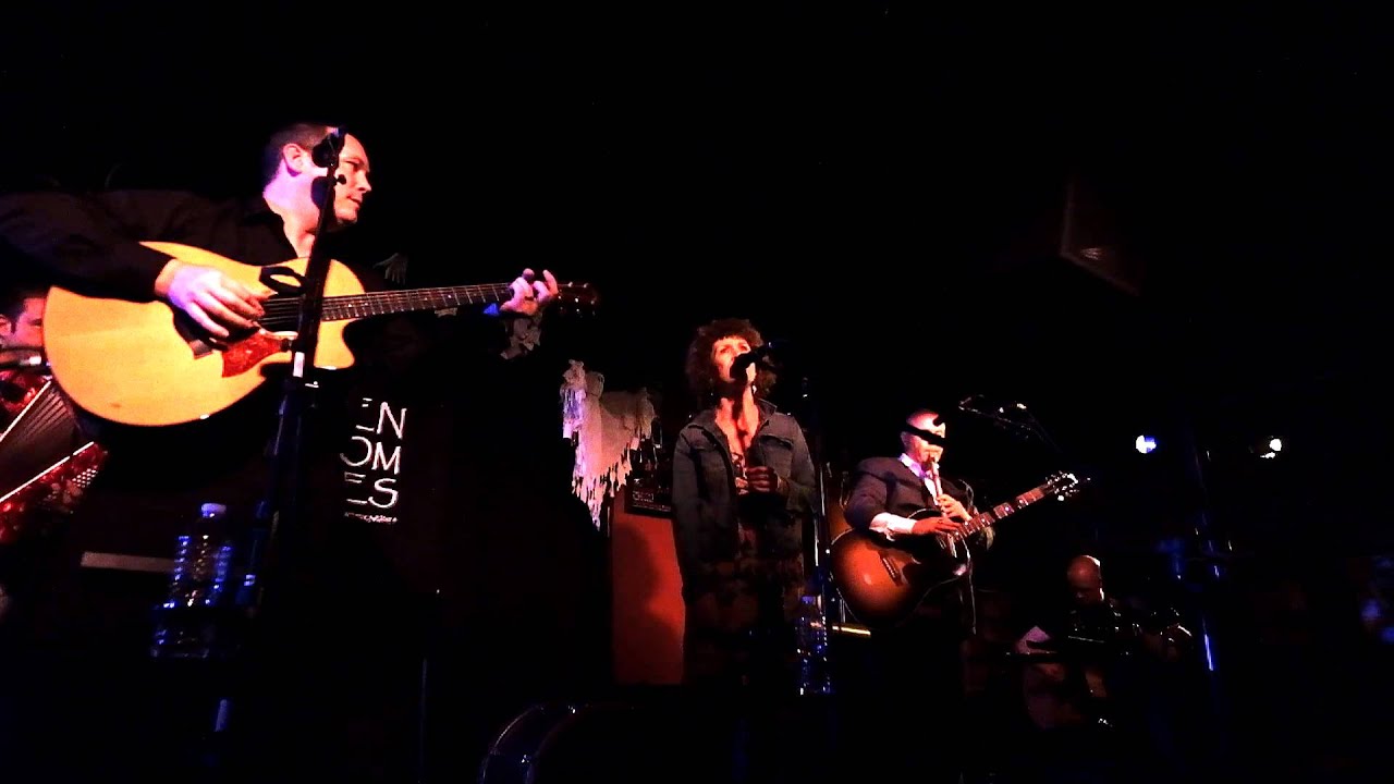 Will Ye Go Lassie Go - High Kings with Aoife Clancy & Eddie Dillon