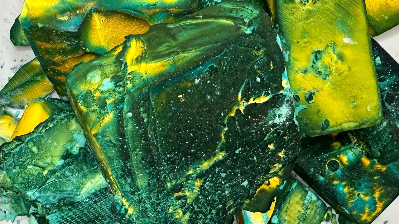 Dyed Gym Chalk Crush ASMR