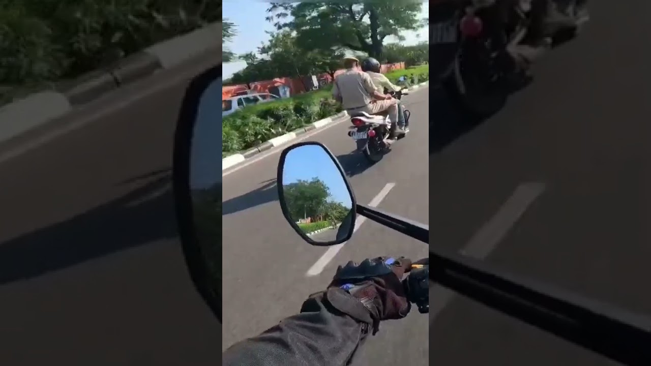Jaipur police without helmet 
