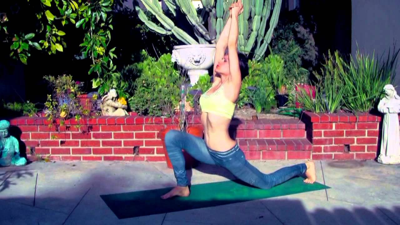 AK4 level 1 Hatha Weight Loss Yoga Class Beginners Hips Hamstrings