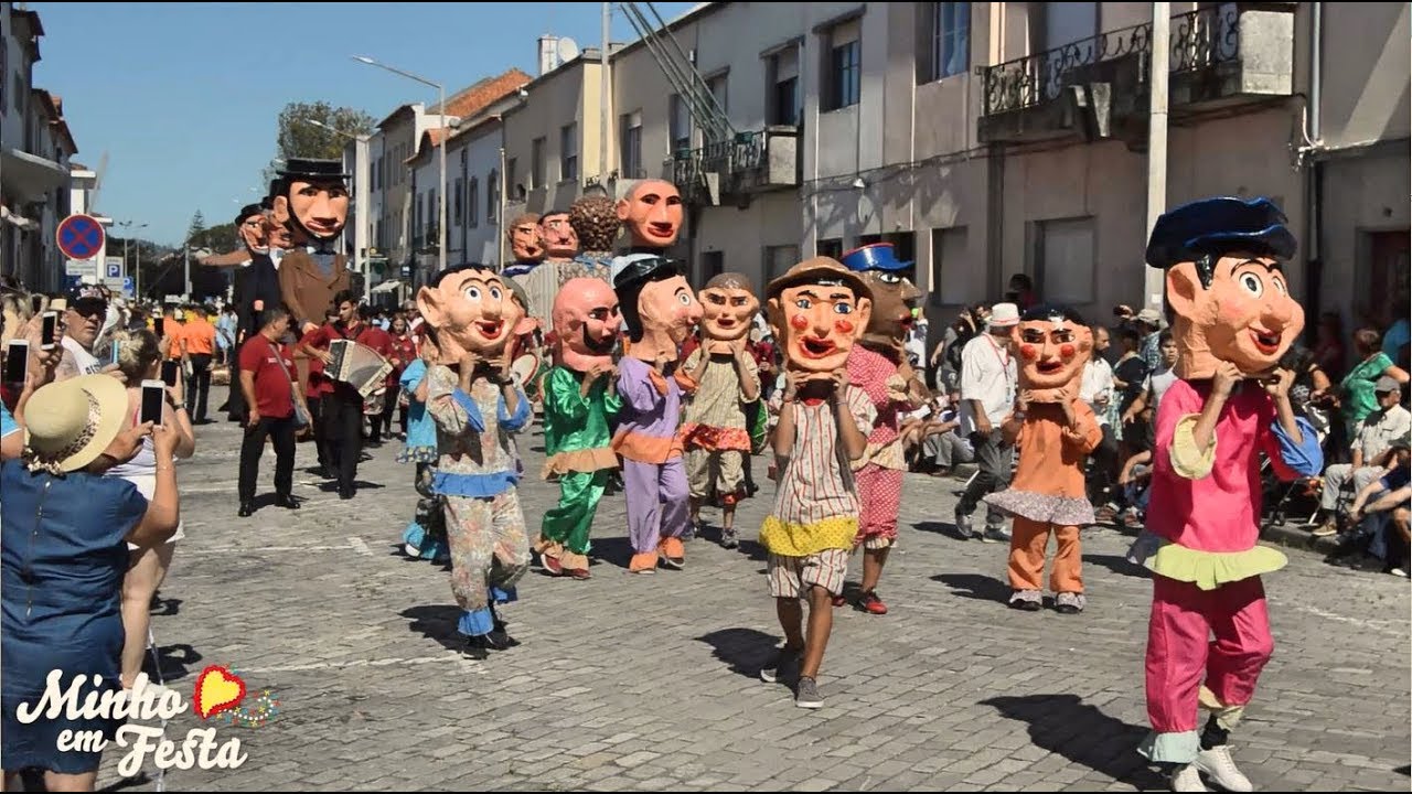 Espectáculo com os Cabeçudos, Gigantones e Bombos nas Festa da Agonia 2019