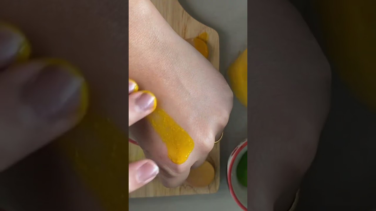 Turmeric and Lemon Juice reduces dark spots and blemishes @littlemaeaor