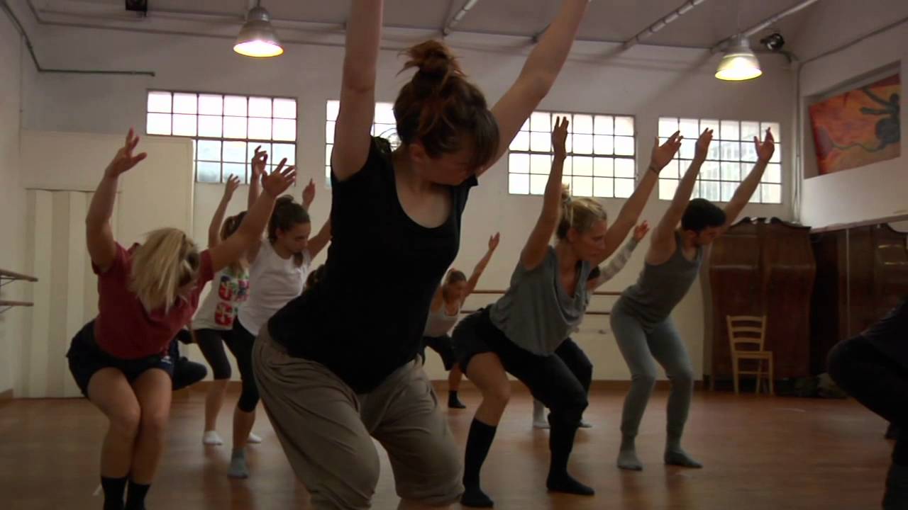 Stage di danza contemporanea tenuto da Mauro Astolfi all'Officina delle Arti di Cesenatico