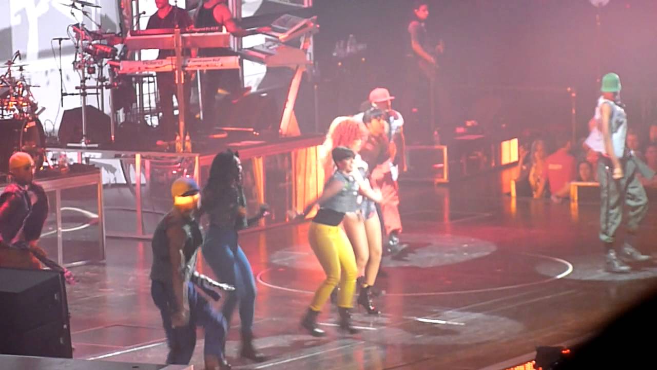 Rihanna - Don't Stop Music
