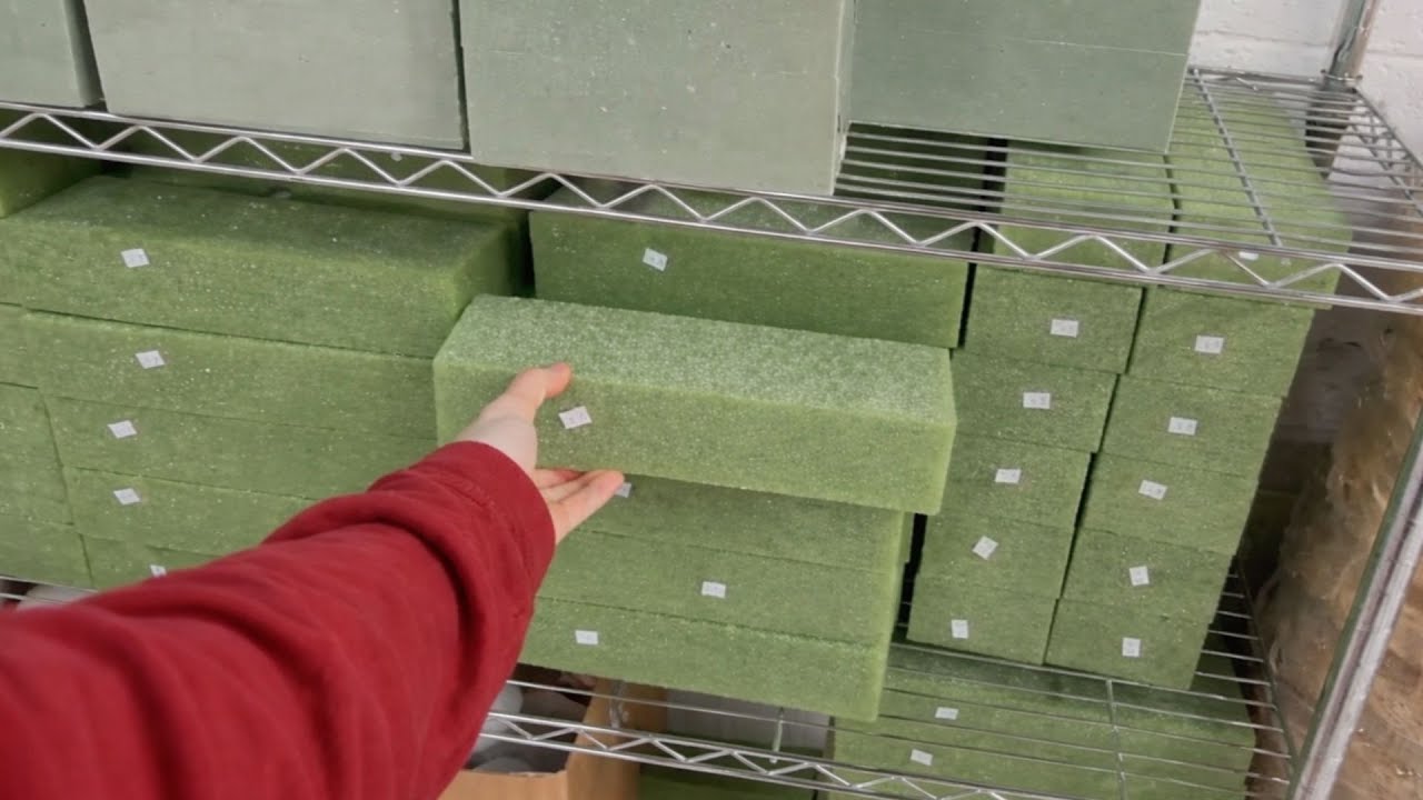 Возьмите пенопластовый блок из магазина 