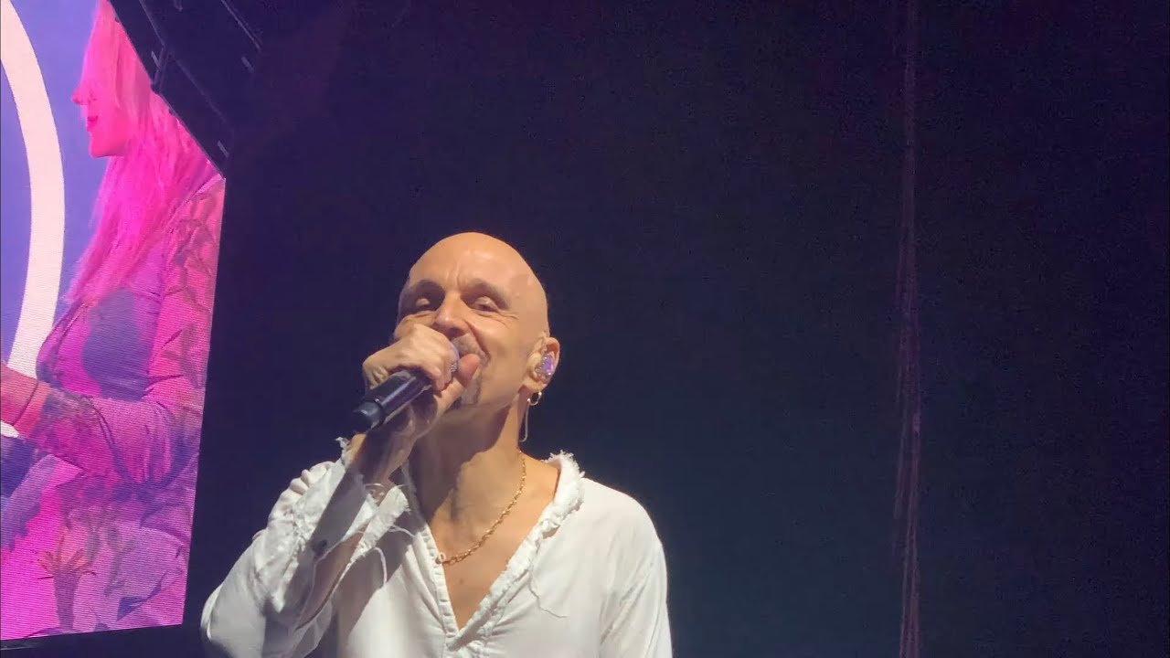 James - Beautiful Beaches ( Live )