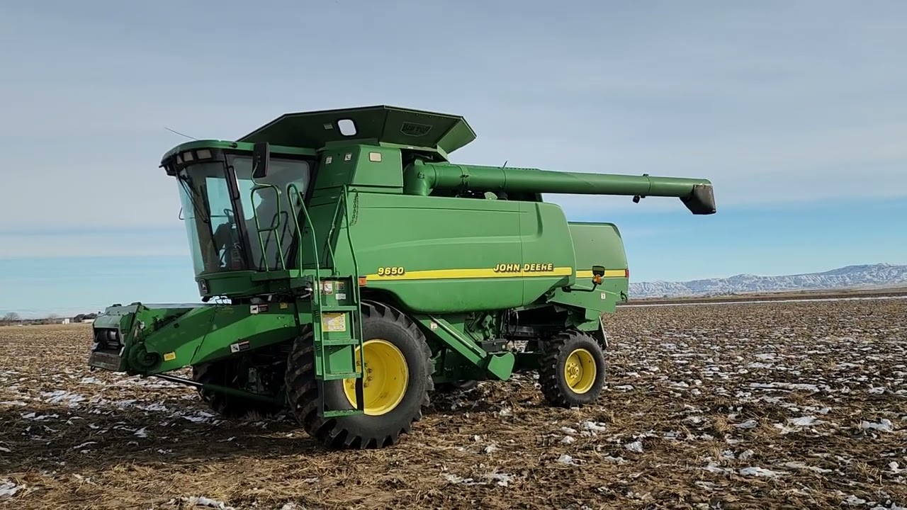 2001 John Deere 9650 Walker Combine (ONLINE AUCTION CLOSES DEC. 14th) Functions as it Should