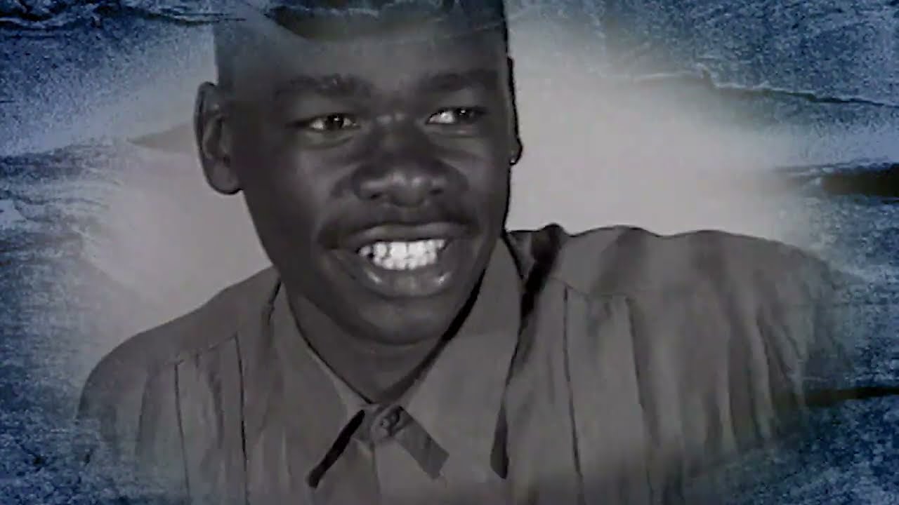 Dr. Thomas Chauke Na Shinyori Sisters - Buku Yi Hibyerile (Official Music Video)