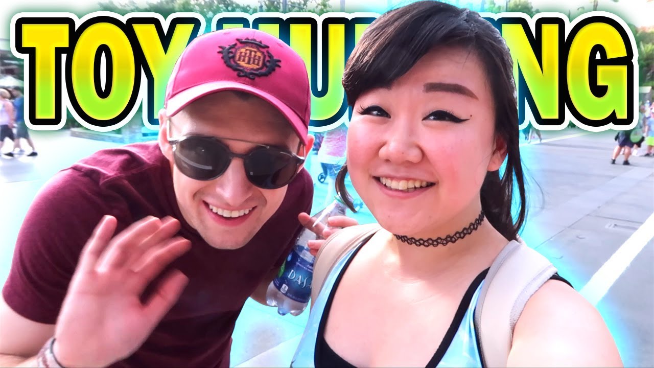 TOY HUNTING at Disney World Hollywood Studios!