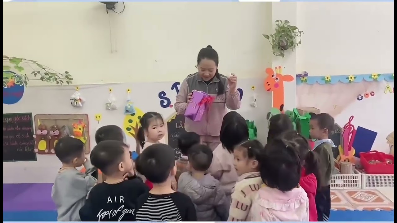 Hoạt động: Khám phá quả trứng- Lớp MG3-4TC1- Trường MN Sơn Ca