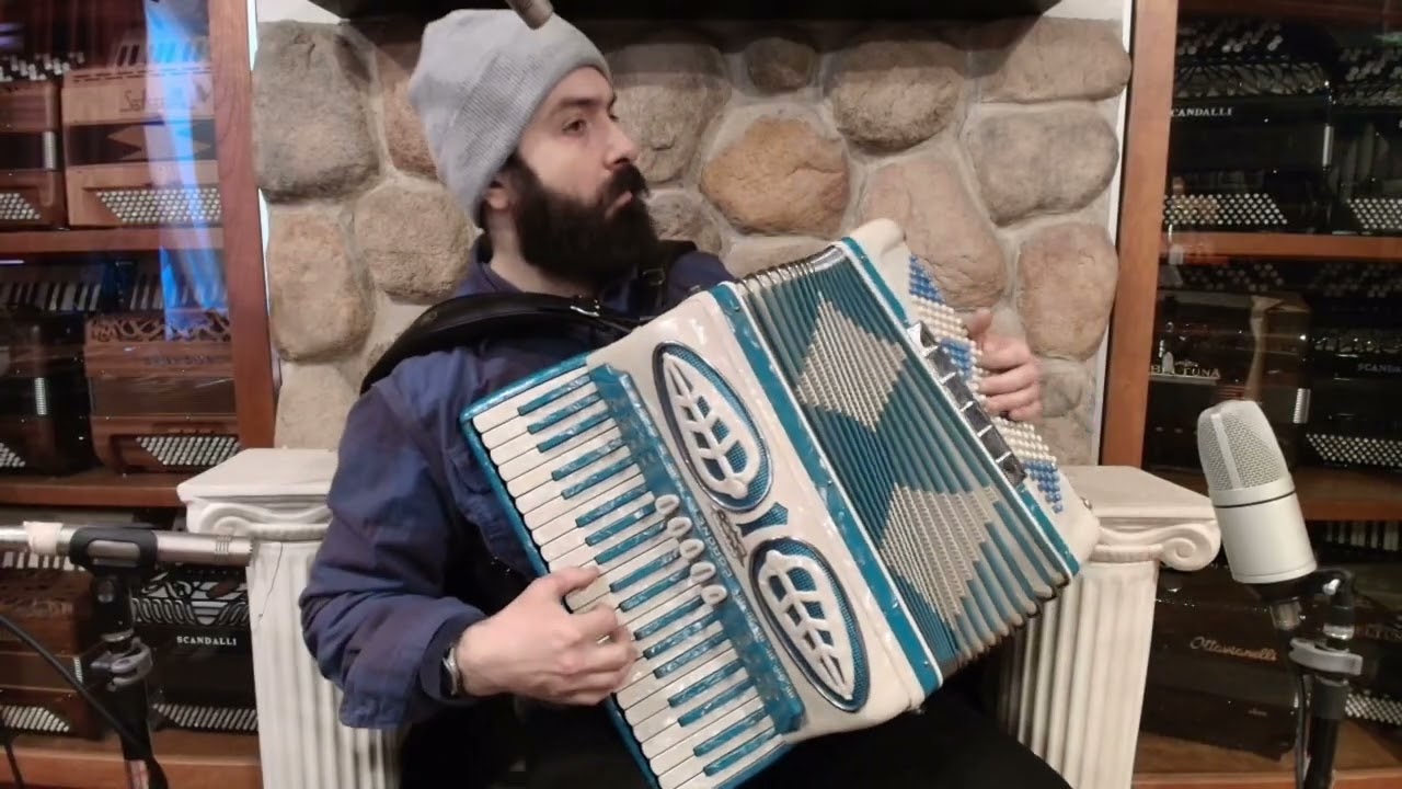 7789 - Glacier Frost Coronet Piano Accordion LMM 41 120 $1499