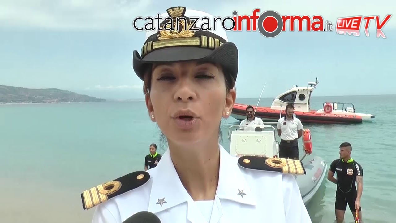 La Guardia Costiera di Soverato spiega agli alunni la sicurezza in spiaggia e in mare