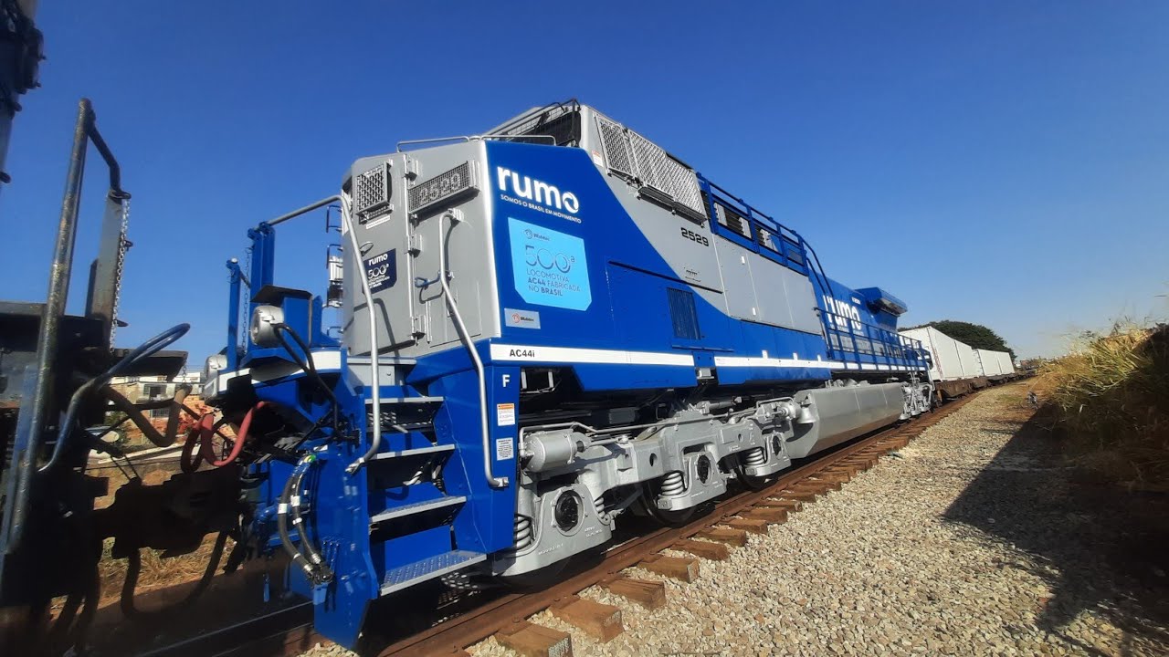manobras e partida da quingent&eacute;sima locomotiva AC44 fabricada no brasil