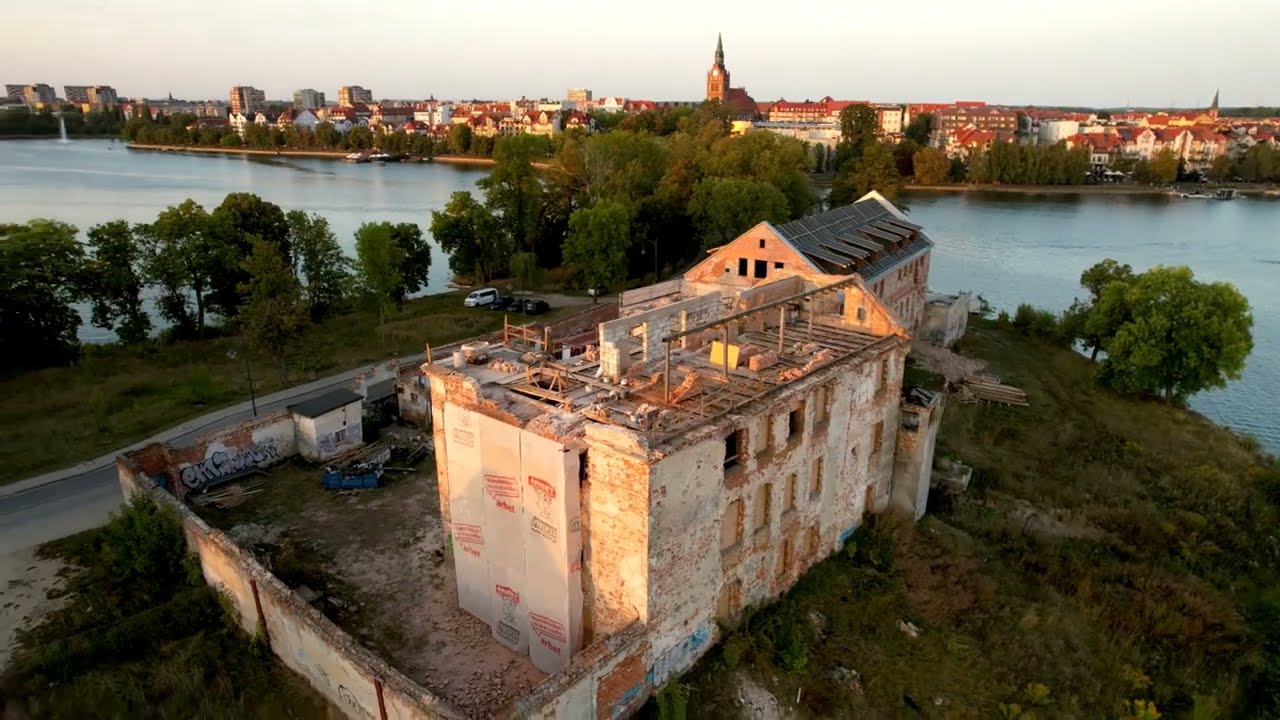 Odbudowywany Zamek Krzyżacki w Ełku 1408 r. #castle #teutonicknight  #elk #poland #adventure #drone