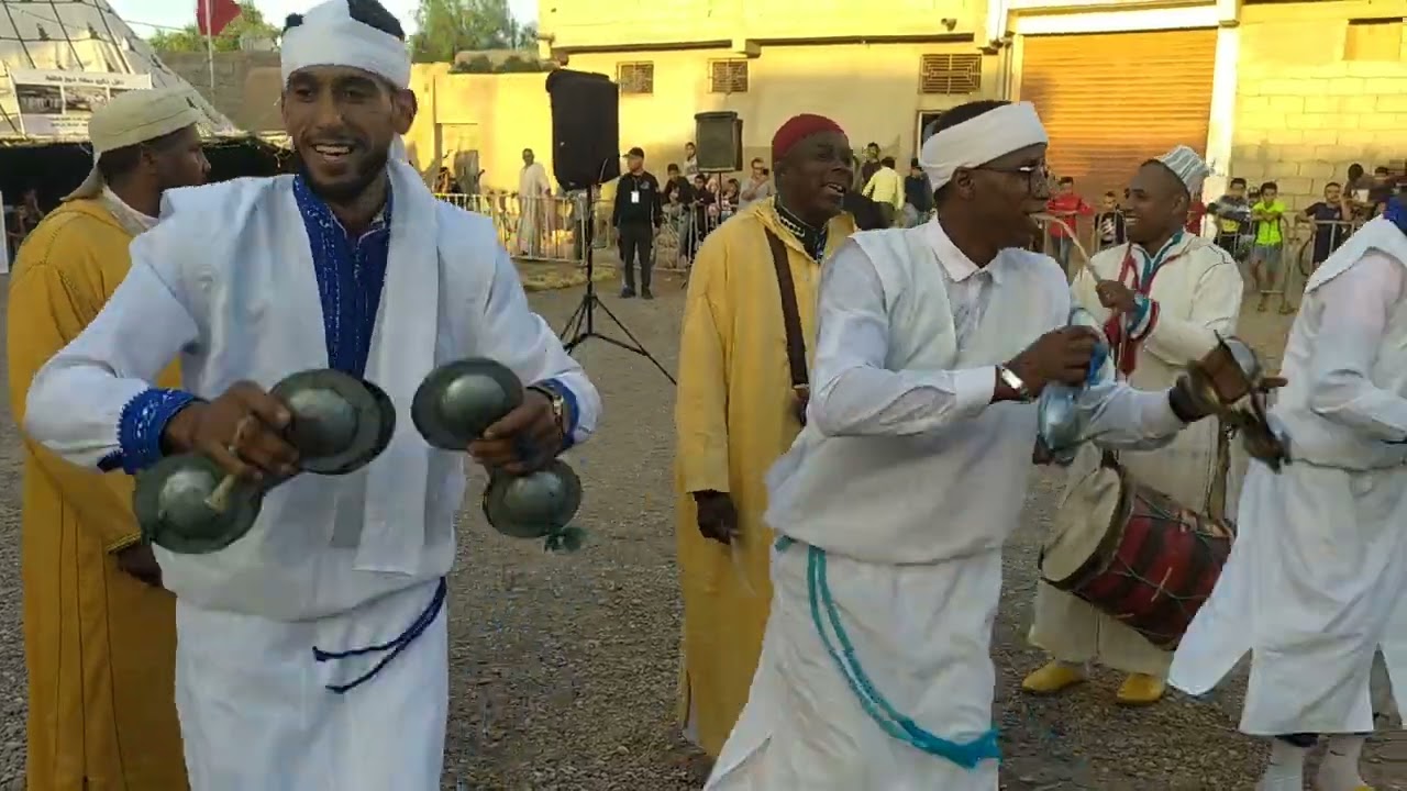سكان دوار الطلبة يحتفلون من جديد بالموروث الثقافي والفني(حماقة) بساحة الدوار السدرة