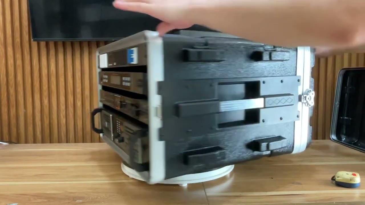 Mua Tủ âm thanh ABS 6U nên xem hết video này zalo /0988.12.0212