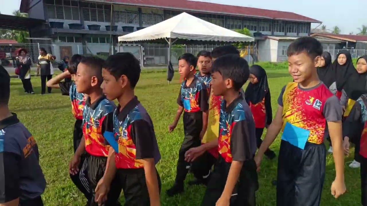 Perbarisan rumah sukan 2025