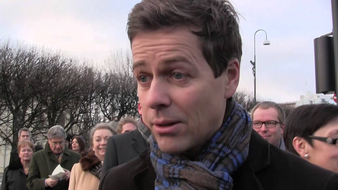Nobelprosjektet 2012: Politikere og andre gjester på vei inn til Nobelseremonien i Oslo Rådhus.