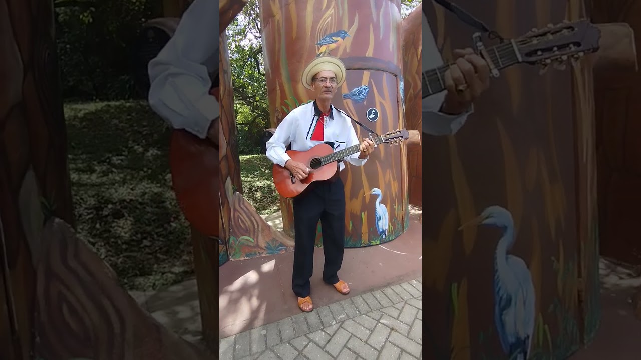 El Sante&ntilde;o Poeta del amor ❤️