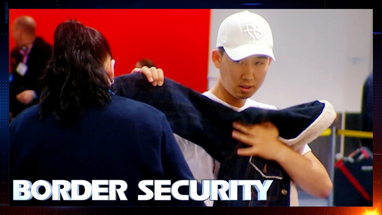 Shifty Man&rsquo;s Constant Outfit Changes Trigger Search | DOUBLE EPISODE | Border Security Australia
