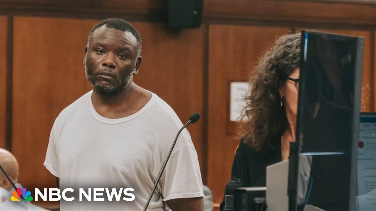 Man accused of stabbing teen tourists at Grand Central charged with hate crimes