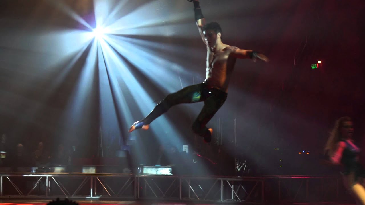 Circus Vargas Aerial Acrobatic show