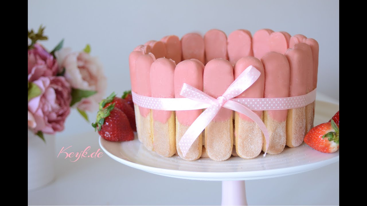 Erdbeer Stracciatella Charlotte Torte - No Bake Erdbeeren Torte mit L&ouml;ffelbiskuits