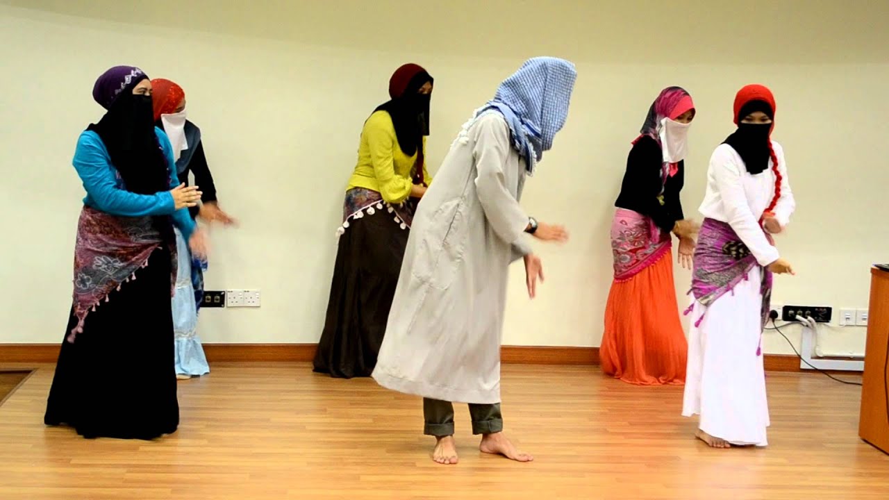 Upsi Tarian Lagu Asing (Nour El Chams)
