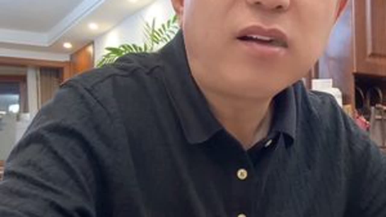 年轻时为了锻炼孩子独立，等有老二后想法又变了，感觉对老大照顾不到位！