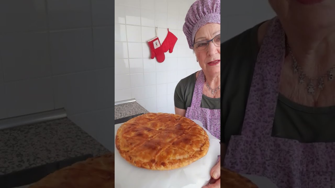 EMPANADA CON HOJALDRE Y CON RELLENO FACIL Y MUY RICO