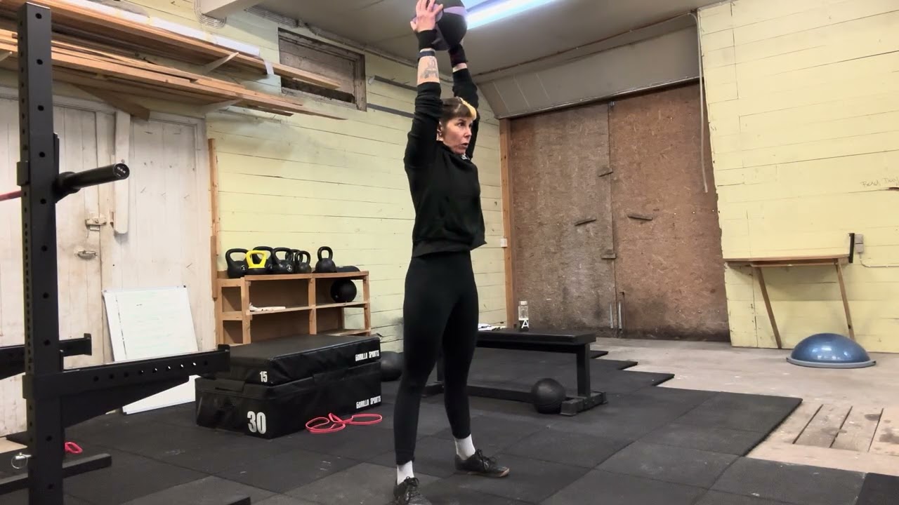 Knäböj med OH press (med ball)