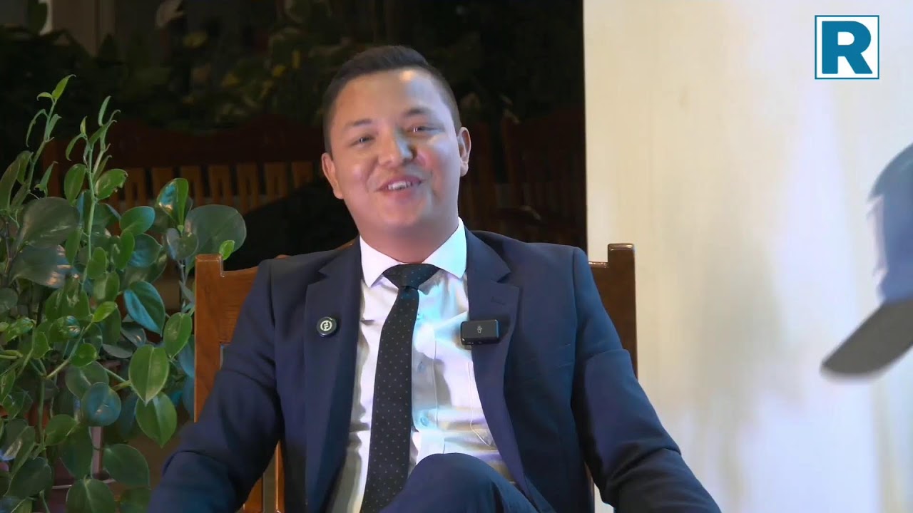 RAFAEL LÓPEZ ALIAGA EN ENTREVISTA CON AUGUSTO ÁLVAREZ