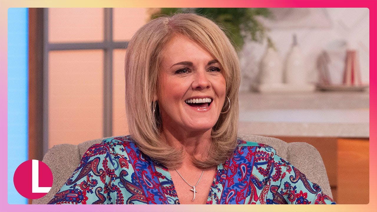 Sally Lindsay Takes On The Ultimate 1970s Quiz! | Lorraine