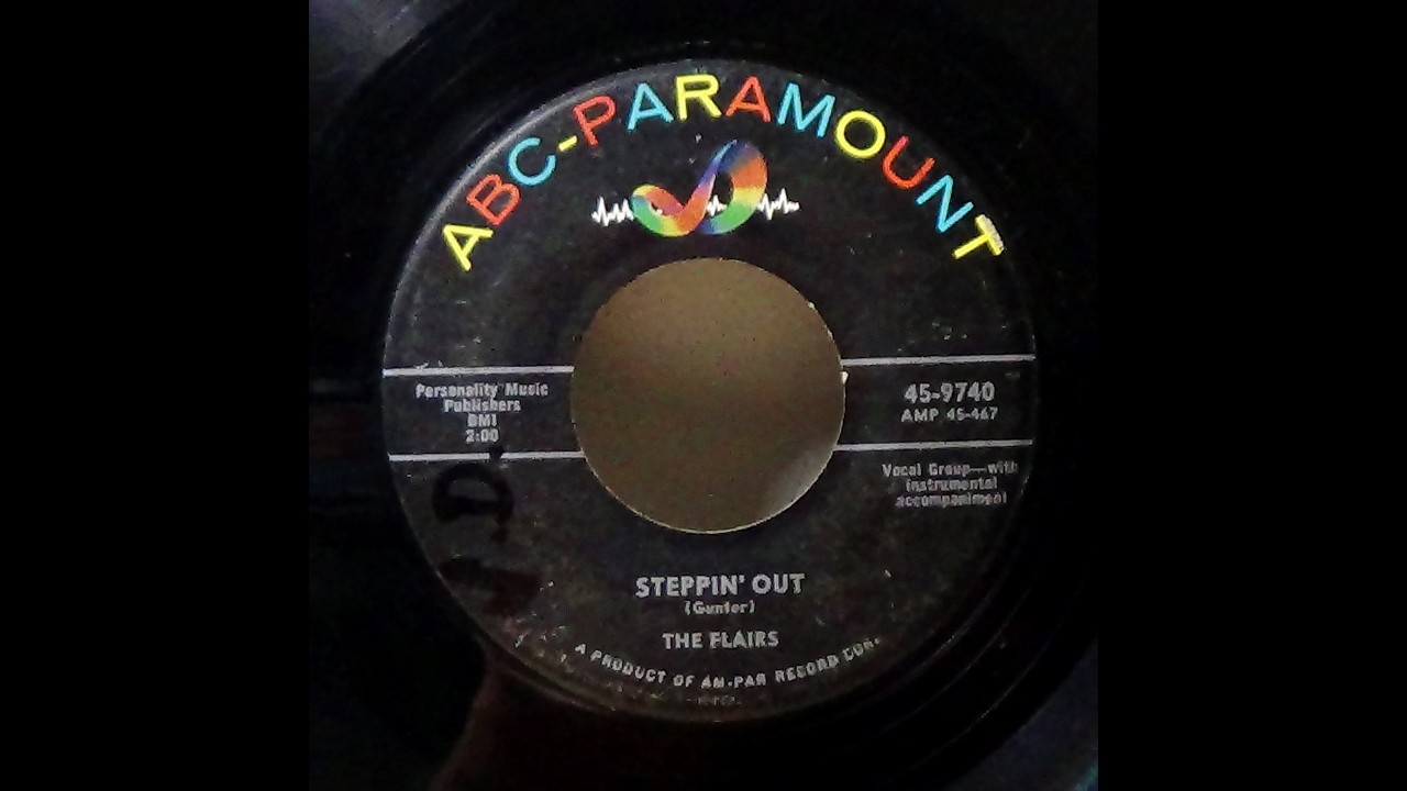 Steppin' Out b/w Aladdin's Lamp - The Flairs
