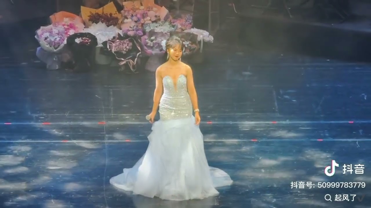《望春风》陈佳现场演绎闽南语经典歌曲