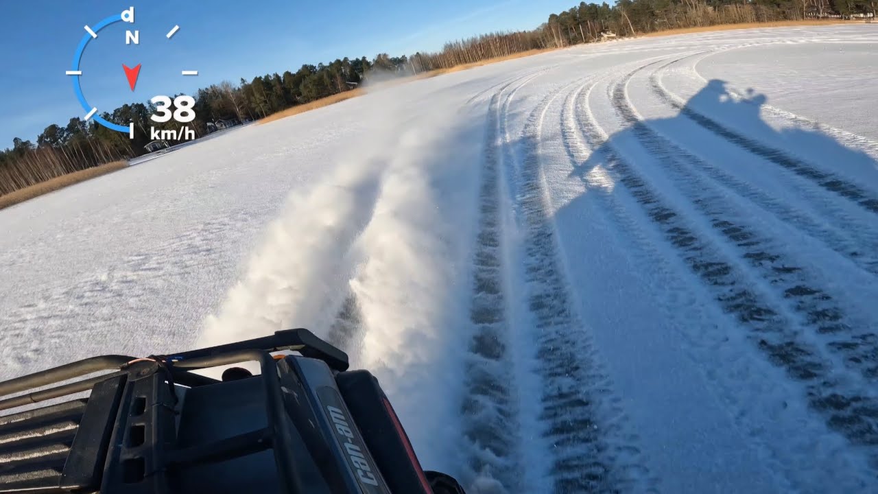 Can-am outlander 650xt  jäällä ajelua 