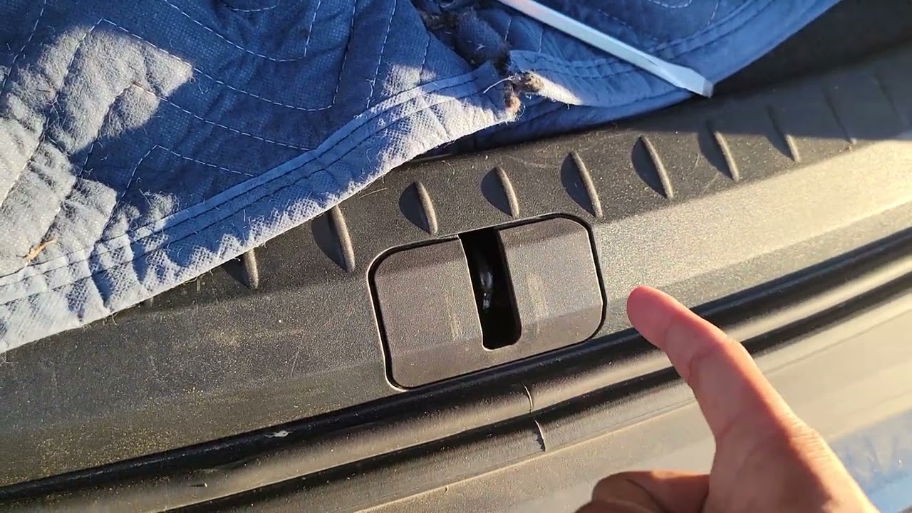 Fisker Ocean Trunk Tailgate Emergency Release