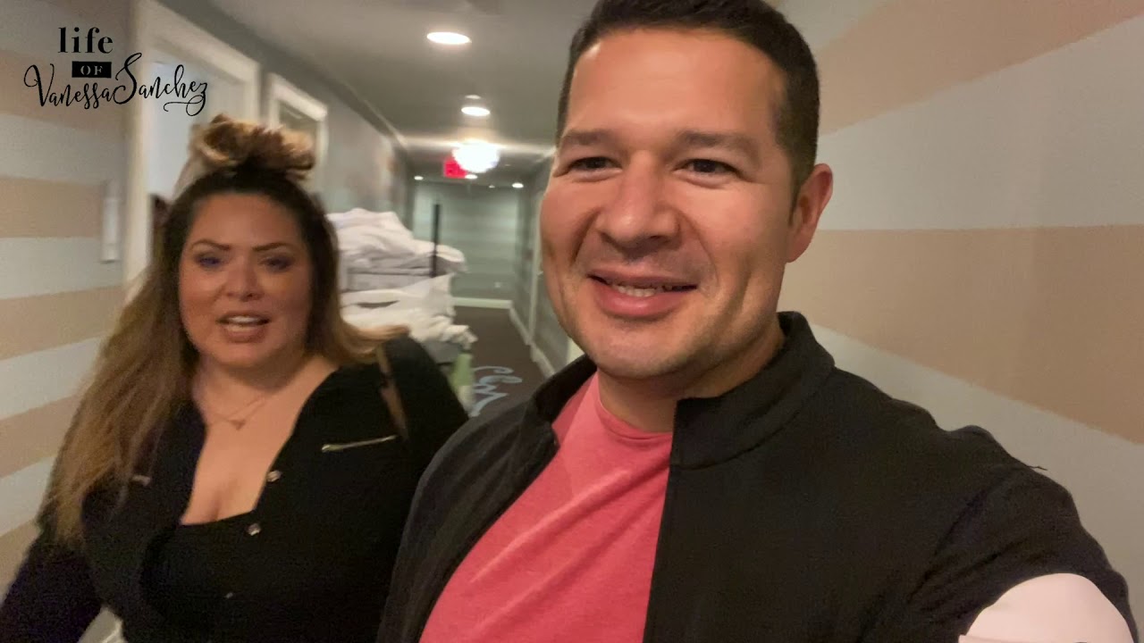 My military husband surprises me after his deployment !