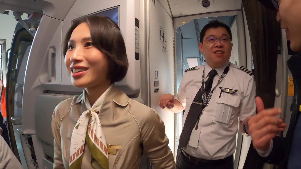 星宇航空首航，餐點卻...？ K董來分享原因～貴賓室、經濟艙、商務艙完整體驗！[字幕請自行點開]