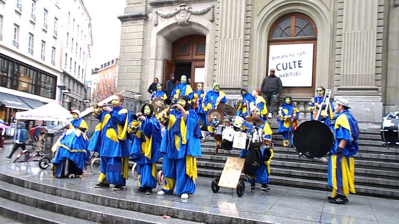 Carnaval de Lausanne 2016 les Britchounets de Fleurier