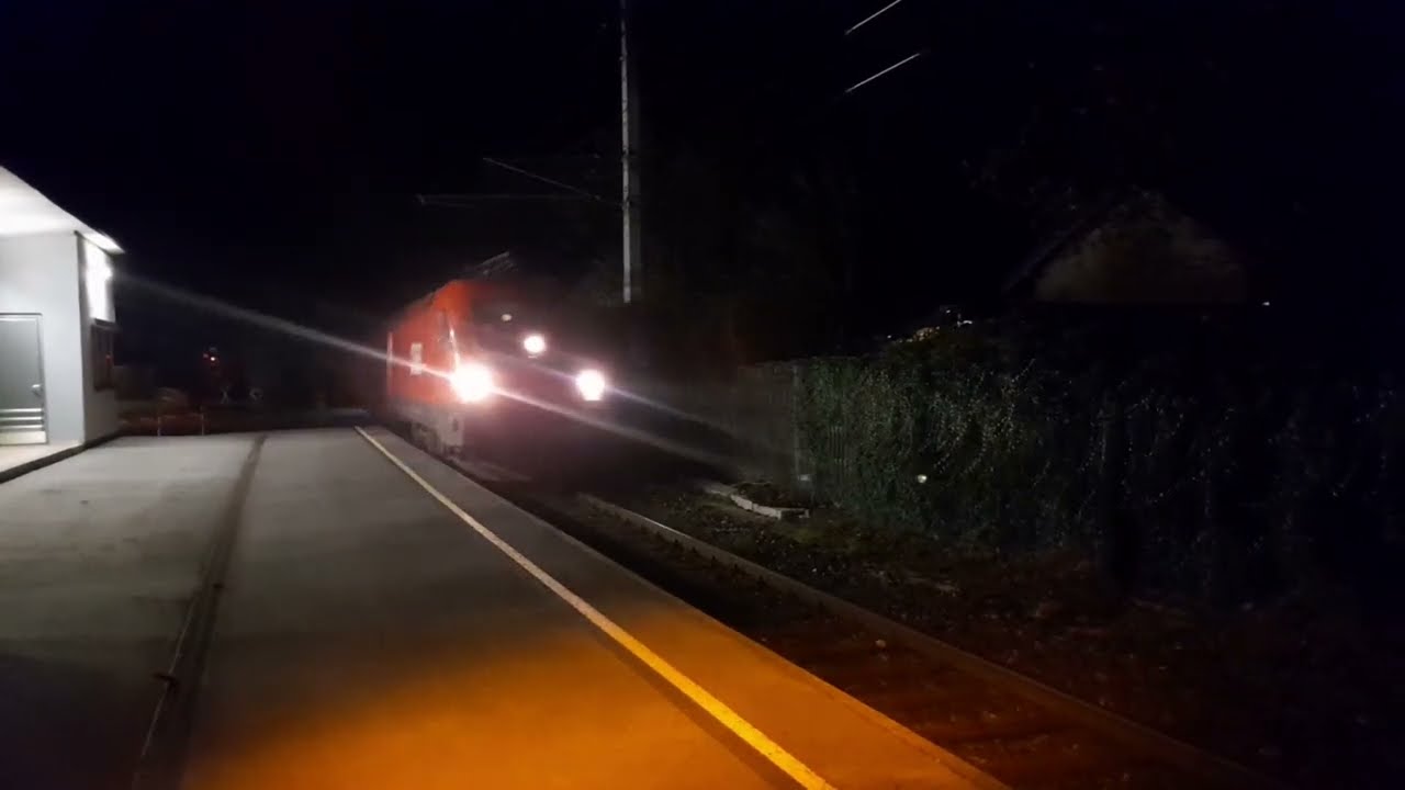 Güterzug + Orient Express mit ÖBB 1116 069 und ÖBB 1144 bei der durchfahrt in Feldkirch Altenstadt.