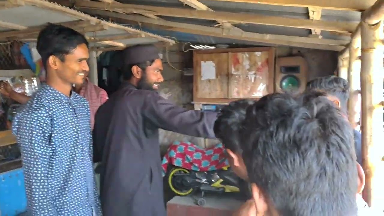 বড় ভাইয়ের পাওয়ার ে এলাকার মুরব্বিদের সঙ্গে বেয়াদবি করে 