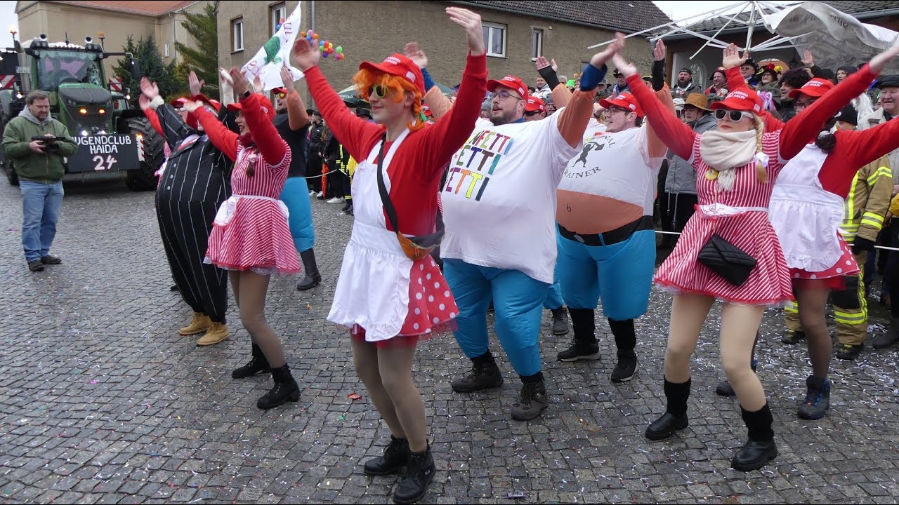 Plessa: Karnevalsumzug - LAUSITZWELLE