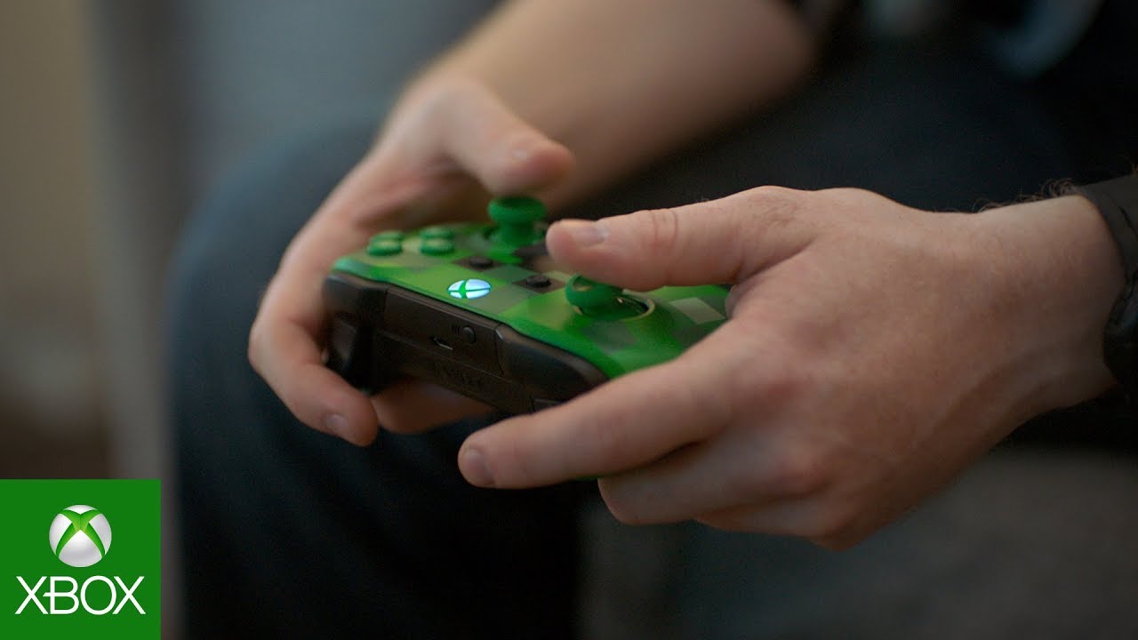 Play together with Xbox Live Gold & Minecraft