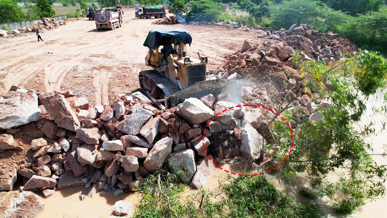 OMG!! Amazing Mighty KOMATSU Bulldozer Force Huge Stones Into The Water Land Fill & Clearing Mud