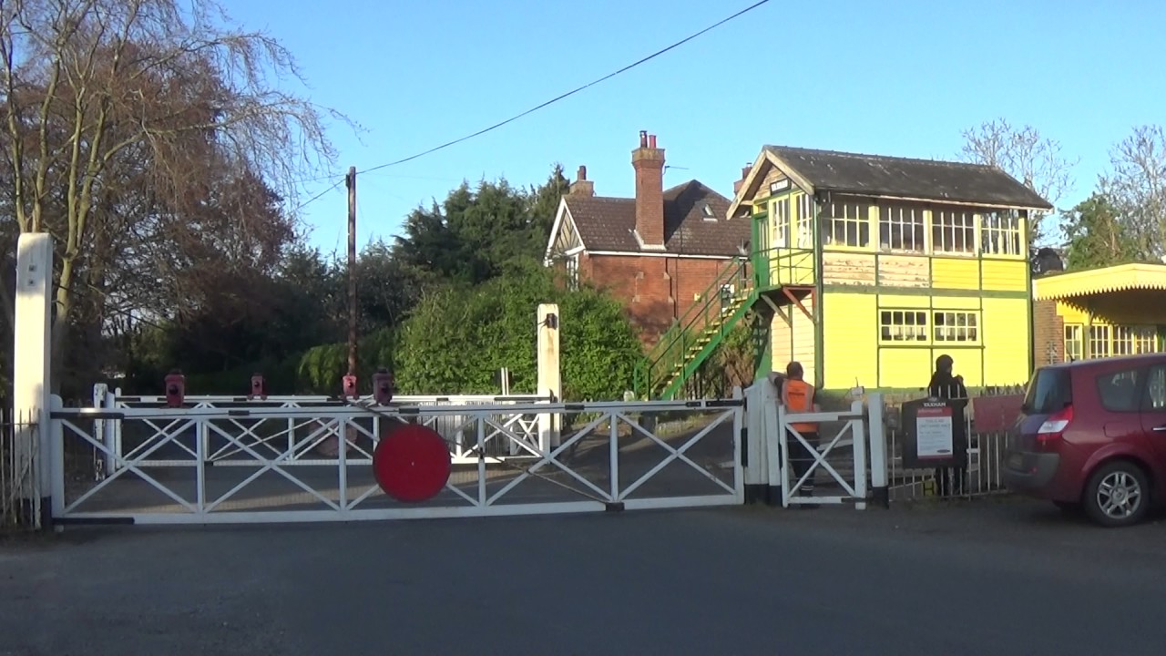 Yaxham Station LC, 47367 (29/04/2017)
