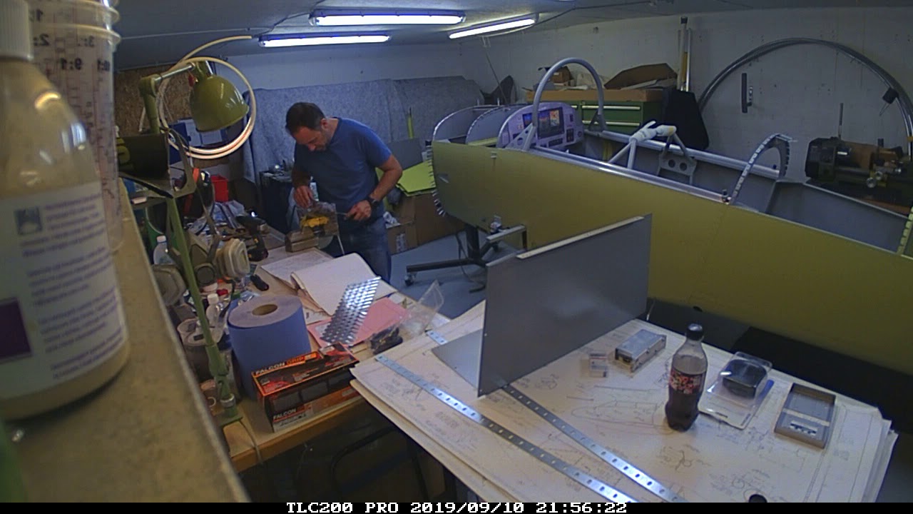 0215_2019 09 10 Installation of the gascolators and riveting of aft avionic mount